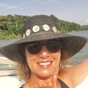 Meet your Posher, Andrea